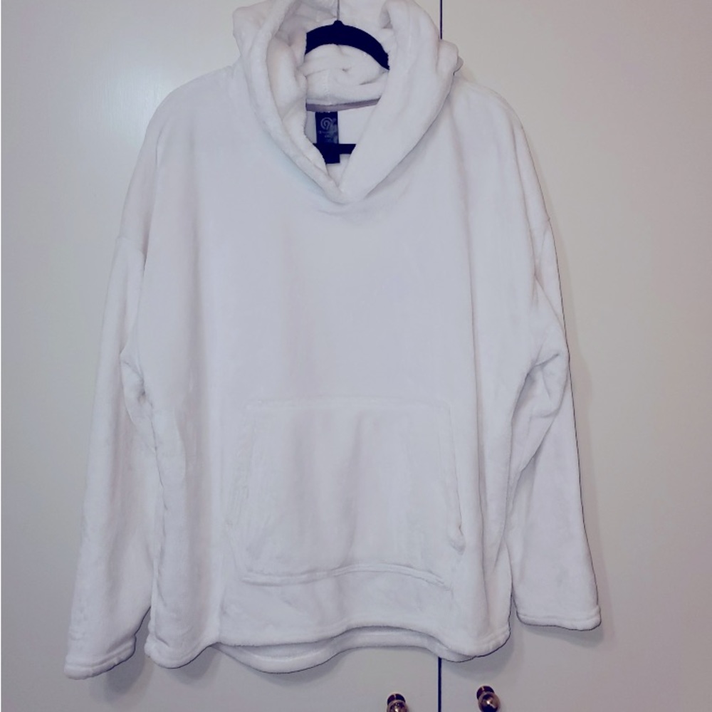 Fluffy warm sweater with hoodie